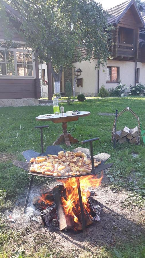У Тарнавських מיקוליצ'ין מראה חיצוני תמונה